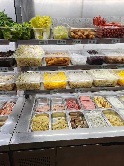 麻辣燙店將菜品與調料置于就餐區的合理性探討